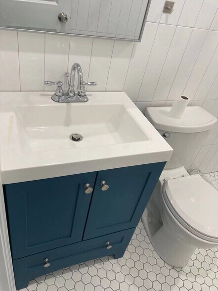 bath in bedroom 1 - 3219 Hamilton St