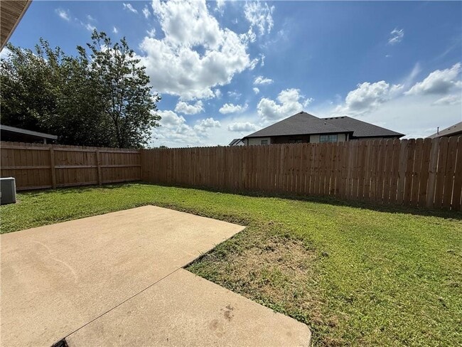 Building Photo - 663 Appleridge Dr