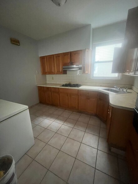 Unit 1 - 133 Isabella Ave