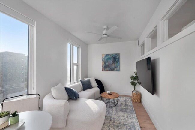 Building Photo - 320 N 490 W