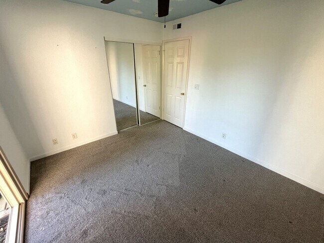 Building Photo - 3070 Corte Trabuco