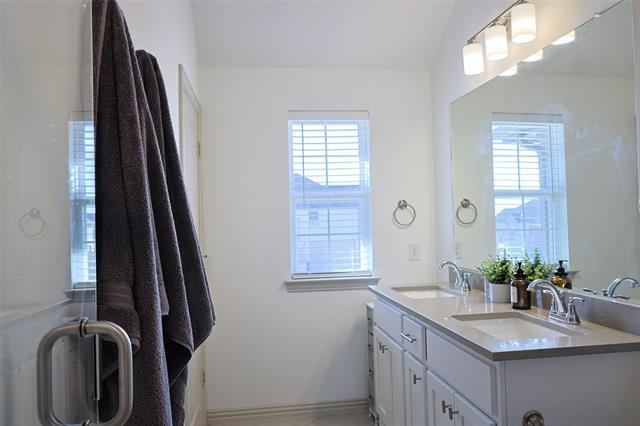 Building Photo - 1020 S Emil Pl