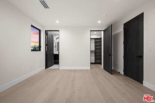 Building Photo - 1439 Edris Dr
