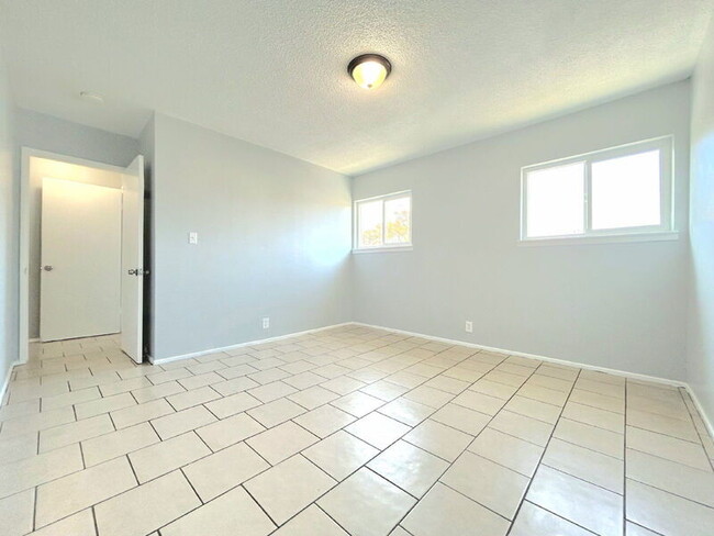 Building Photo - 8118 Stanford Ave