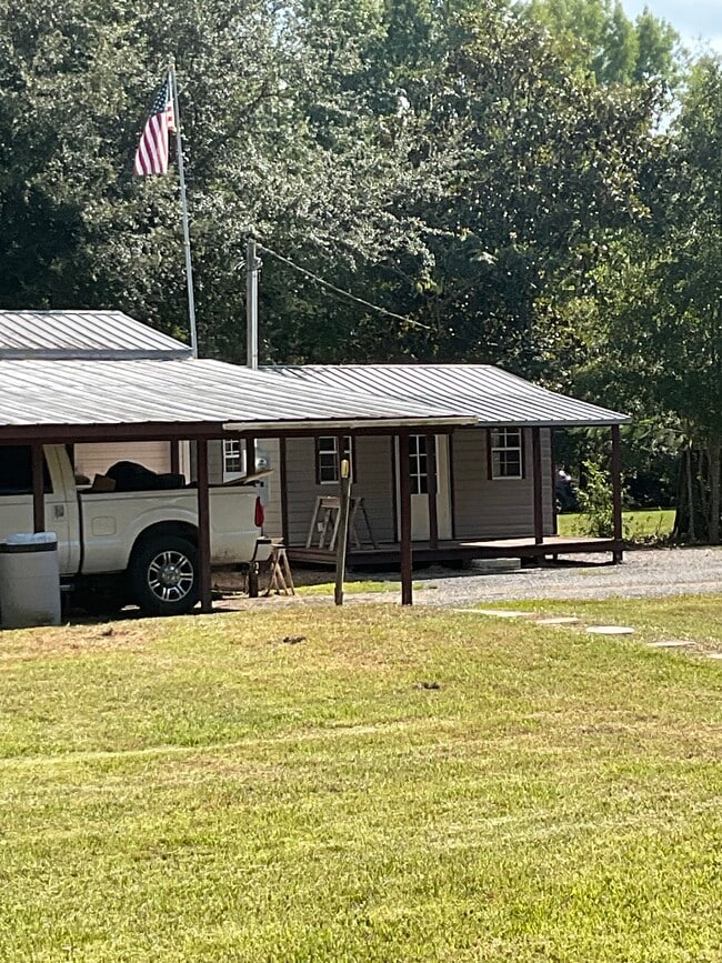 Building Photo - Macclenny SR121 Singlewide