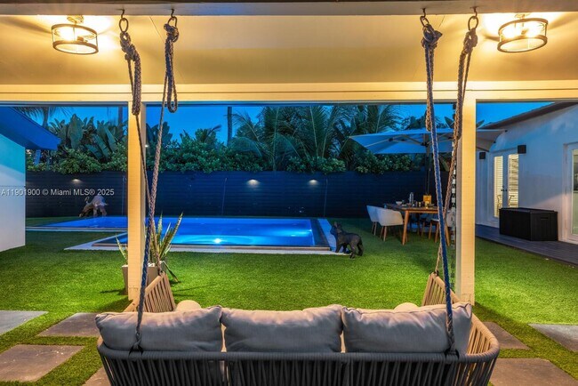 Building Photo - 901 NW 7th Street Rd