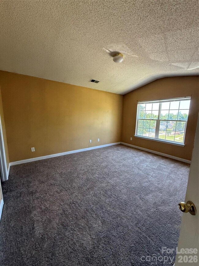 Building Photo - 3327 Buckvalley Dr