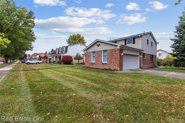 Building Photo - 5842 Marble Dr