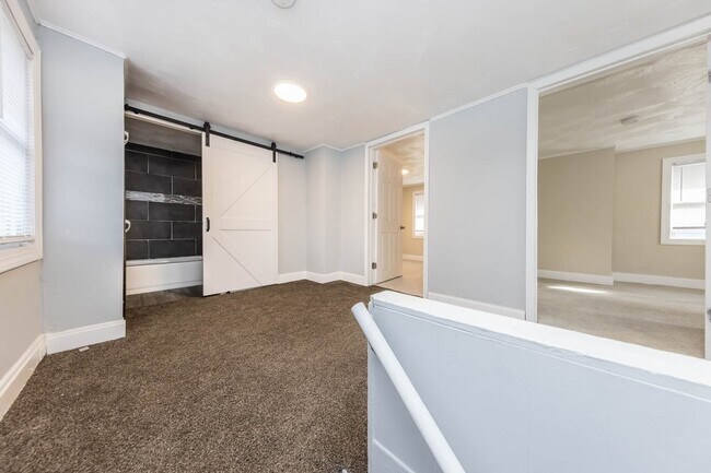 Building Photo - 482 E Jenkins Ave