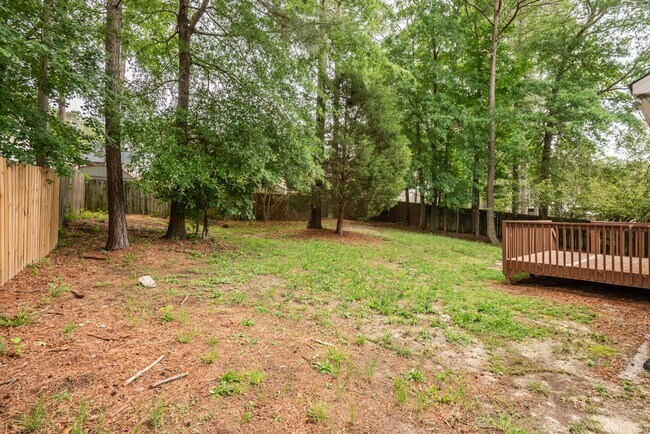 Building Photo - 220 Wood Green Dr