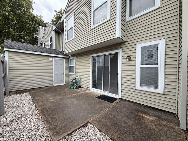 Building Photo - 5608 Tourmaline Ct