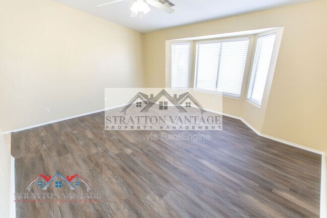 Building Photo - 11754 W Belmont Dr