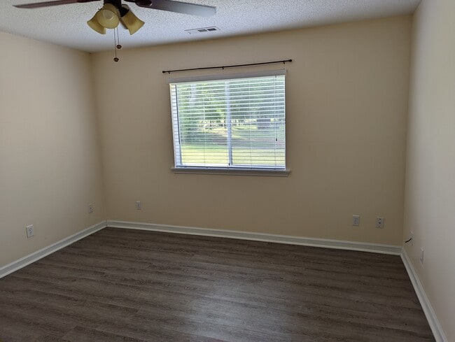 Building Photo - Summerville Manor