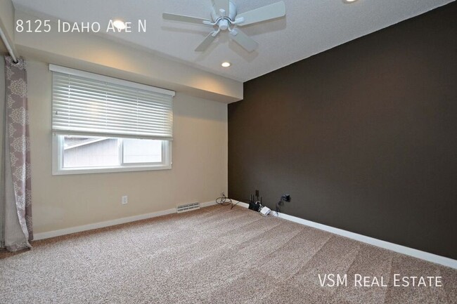 Building Photo - 50% Off January Rent! Modern 4-Bed Home wi...