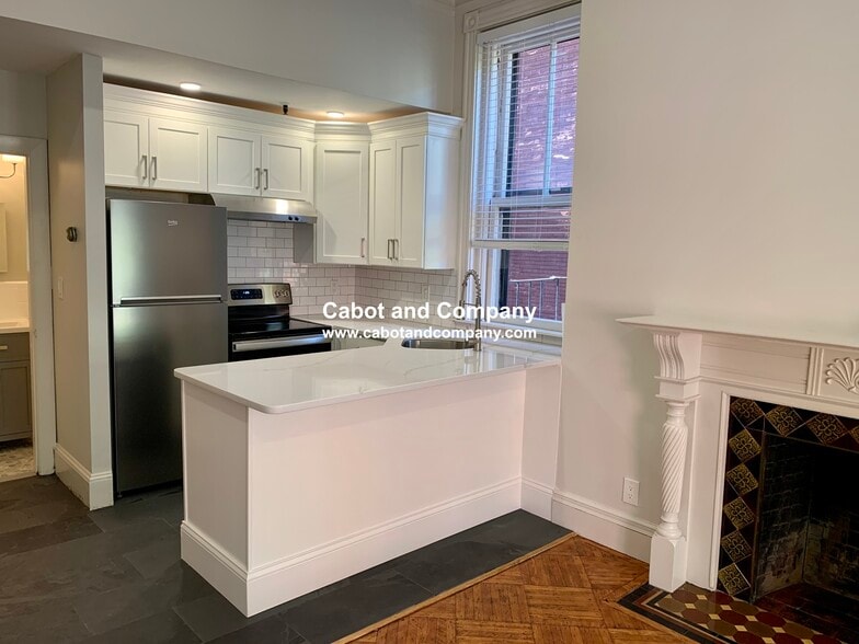 Building Photo - 428 Marlborough St