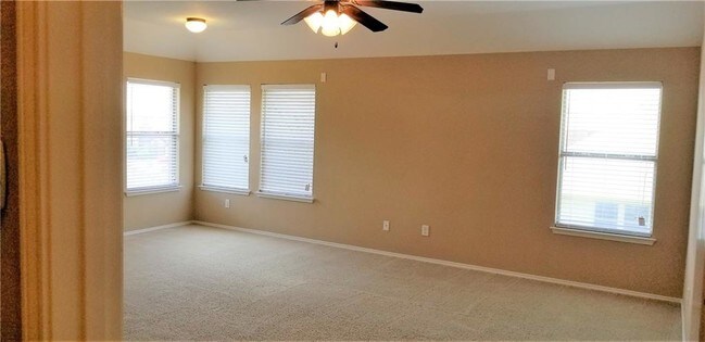 Building Photo - 15537 Gatehouse Dr