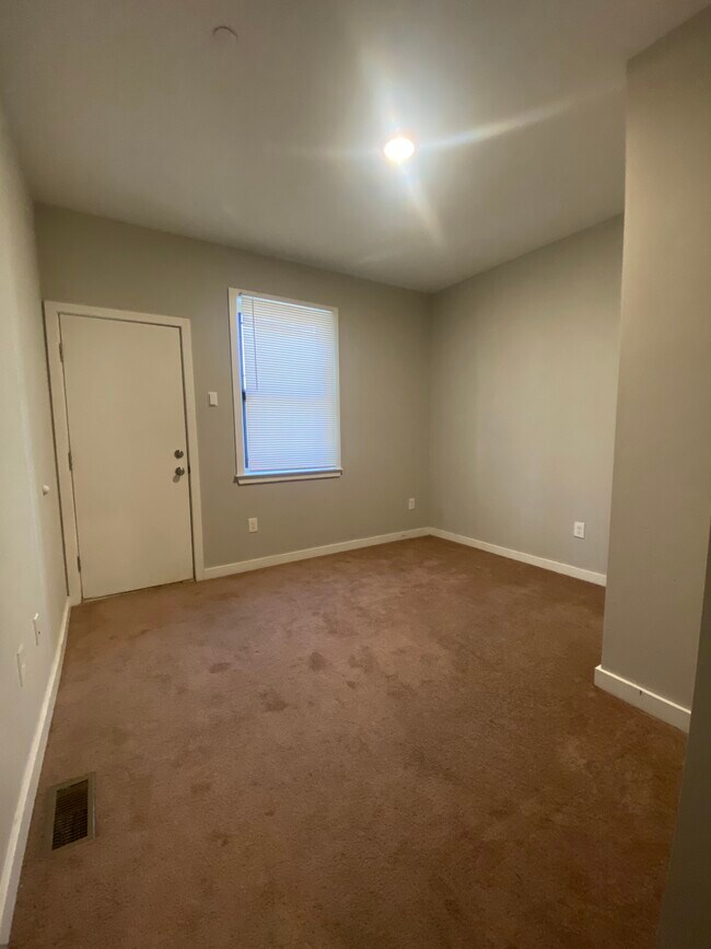 Building Photo - 1712 N Bouvier St