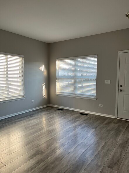 Building Photo - 16630 W Natoma Dr