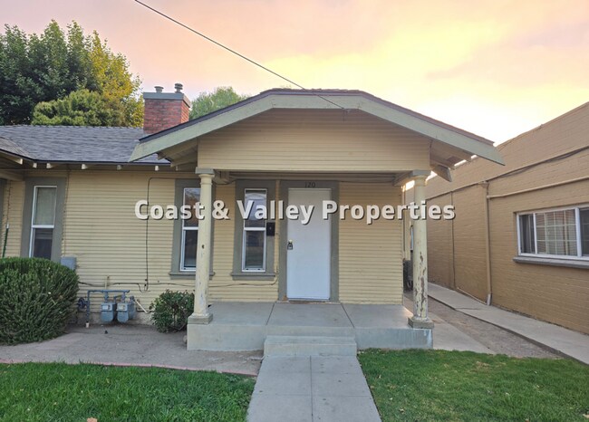 Primary Photo - 120-122 N. Mildred Avenue, King City, CA 9...