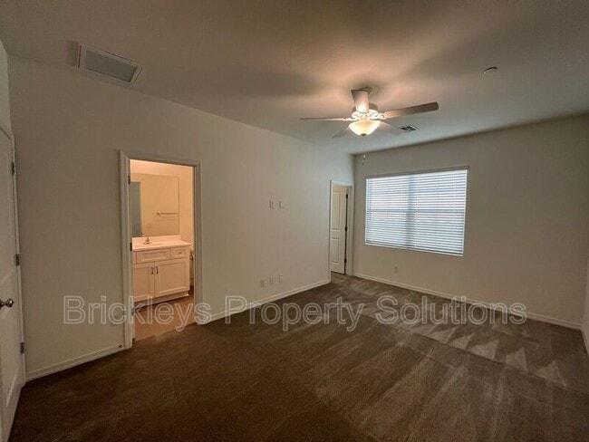 Building Photo - 265 E Balsam Dr