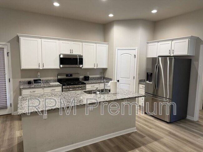 Building Photo - 39500 Ridgeland Dr