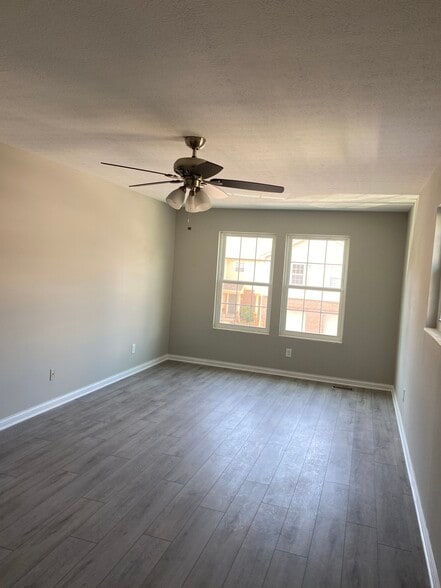 Building Photo - 557 Chadwood Dr