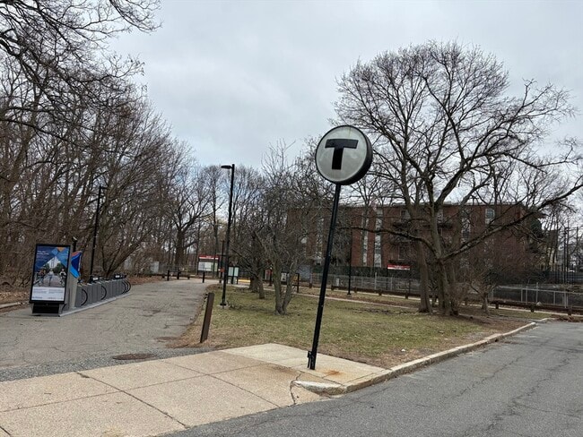 Building Photo - 1122 Adams St