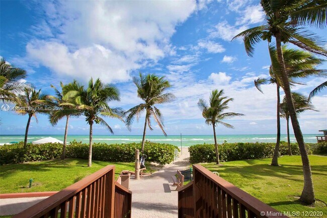 Building Photo - 16400 Collins Ave