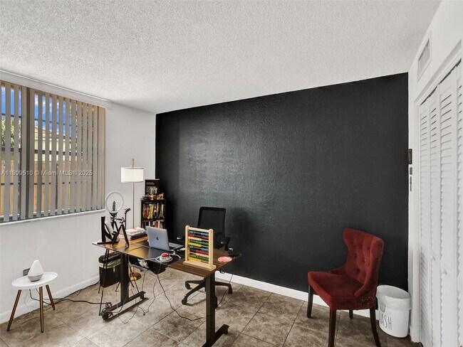 Building Photo - 4154 NW 79th Ave