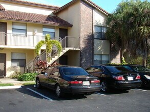 Building Photo - Spacious 2bd/2ba + up to 3 Months Off