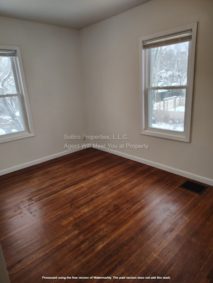 Building Photo - 4054 North Park Avenue