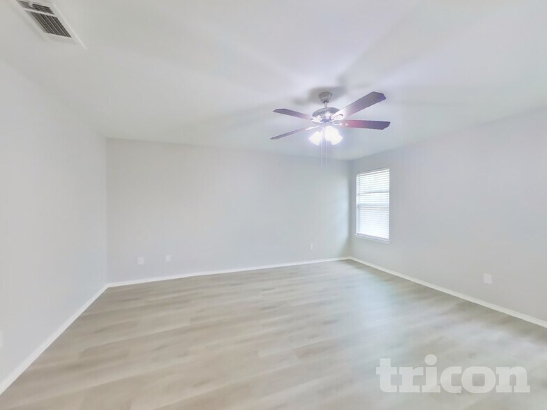 Building Photo - 50 Larkspur Dr