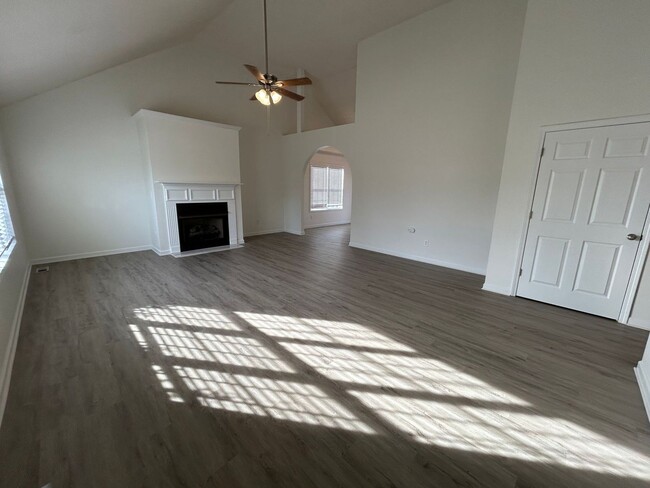 Building Photo - Beautiful 3-Bedroom Home in the Highland C...