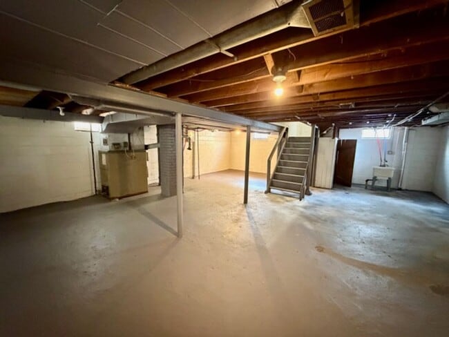 Building Photo - For Lease: Totally updated 3 Bedroom 1 Bath Welcome Section 8 Call 313-429-3244 KPM Detroit