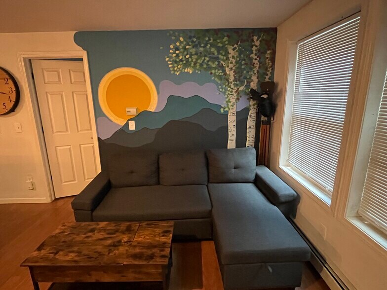 Building Photo - 1405 Broadway St