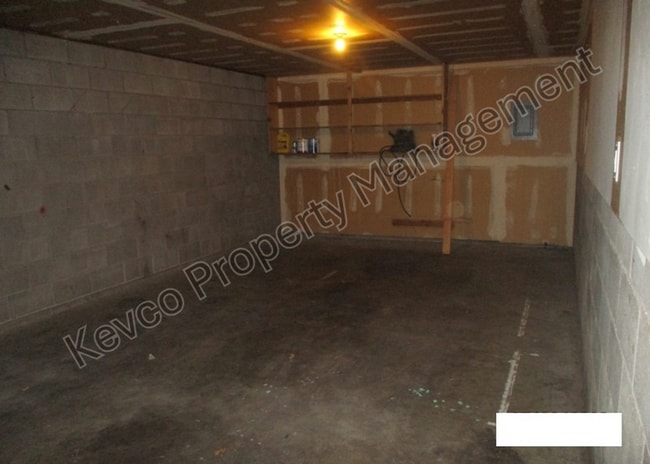 Building Photo - 2801-2805 Stanford Rd