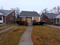 Building Photo - 3 bedroom, 1 bath, brick bungalow now available! $1,500