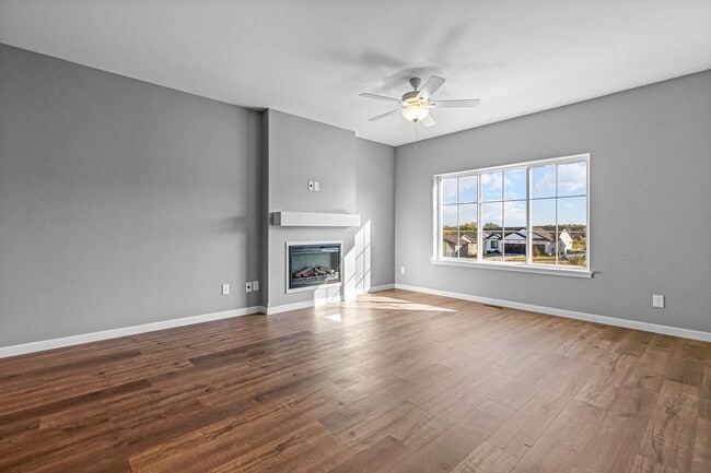 Building Photo - New build 4 bed 4 bath Condo