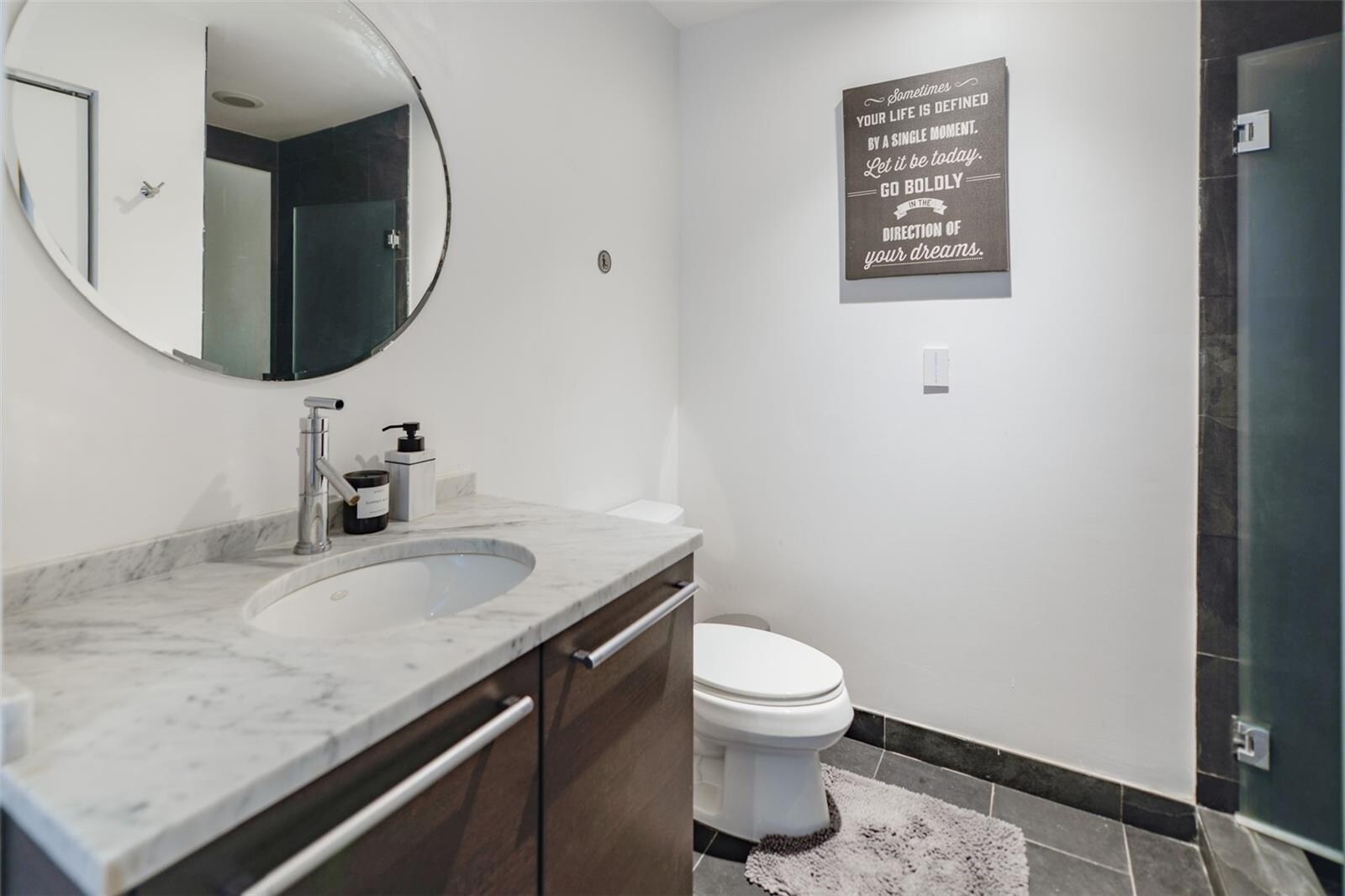 Building Photo - 900 Biscayne Blvd