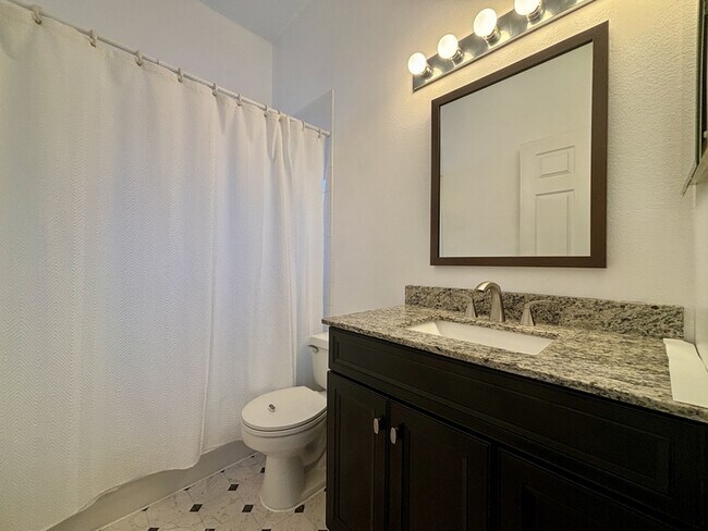 Building Photo - 2787 River Ridge Dr