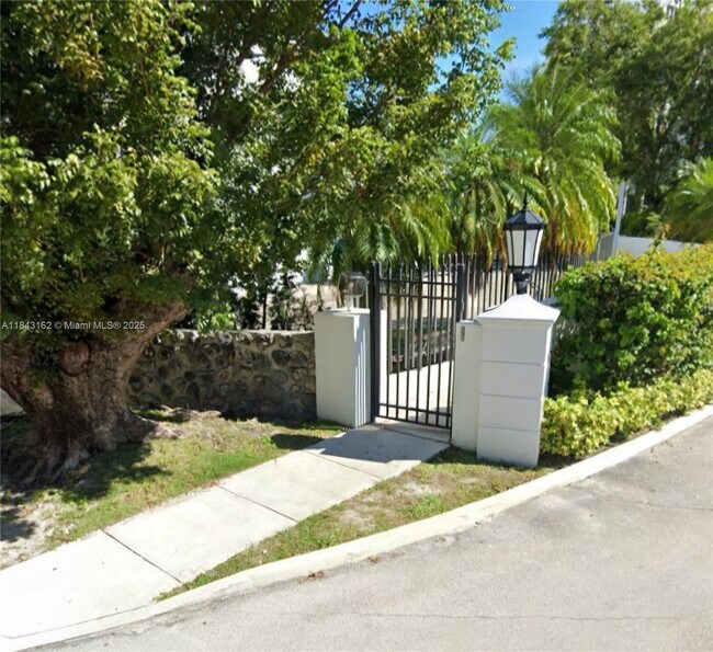 Building Photo - 100 Ocean Ln Dr