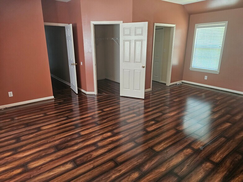 Building Photo - 9823 Minuteman Ct
