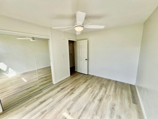 Building Photo - Waipio Gardens 2 Bed/1 Bath/1 Parking