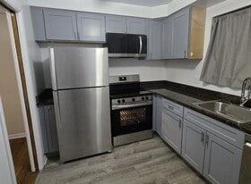 Building Photo - 24106-24276 Ann Arbor Trl