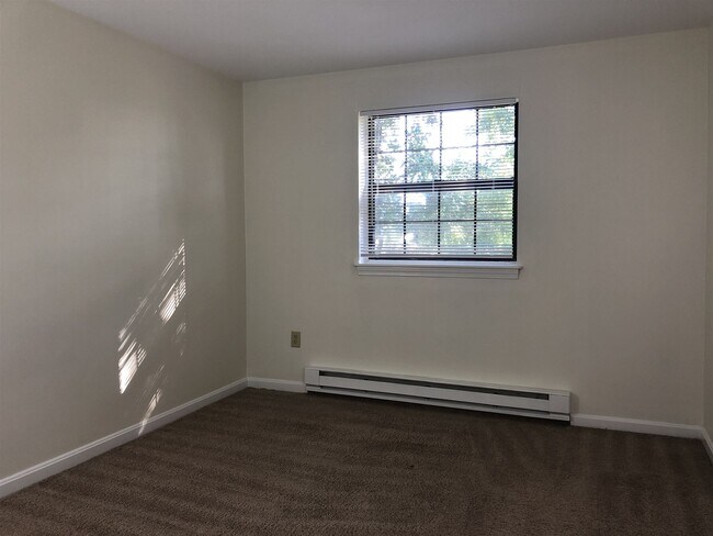 Building Photo - 11 Railroad Ave