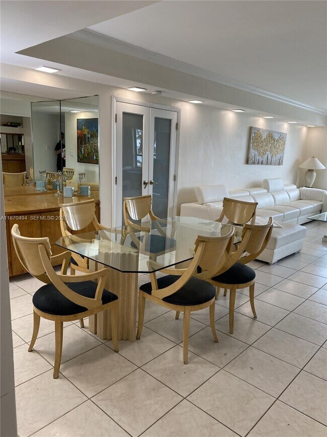 Building Photo - 10185 Collins Ave