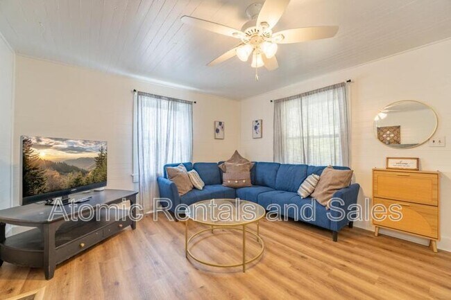 Building Photo - 614 E Brushy Valley Dr