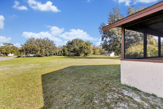 Building Photo - 905 Mendoza Ln