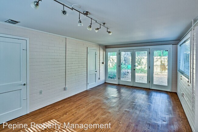 Building Photo - 3 br, 1 bath House - 725 NW 33rd Ave