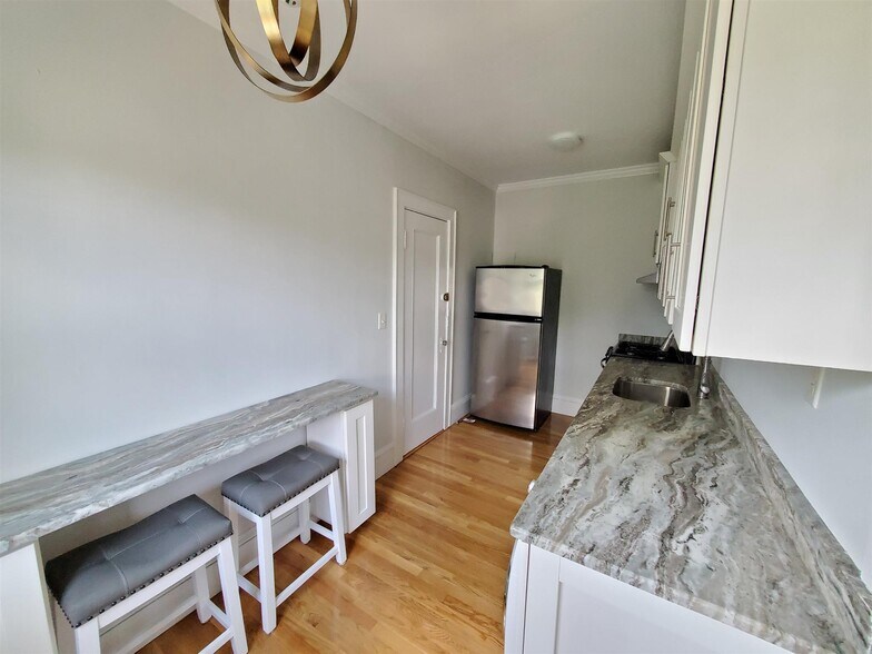 Building Photo - 22 Concord Ave